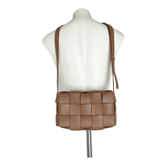 Urban Expressions Tan Crossbody Bag - Picture 10 of 13